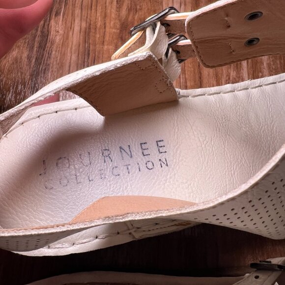 Journee Collection Women's White McKell Wedge Thong Sandal, Size 8 - Picture 5 of 6